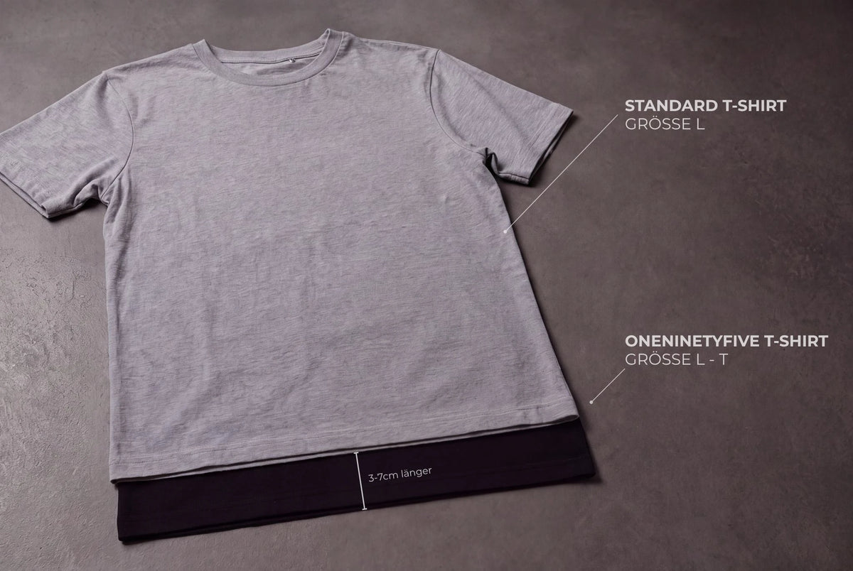Standard-T-Shirt in Größe L liegt auf einem oneninetyfive T-Shirt in L-T, der Saum des Tall-Shirts steht 3 bis 7 cm weiter heraus
