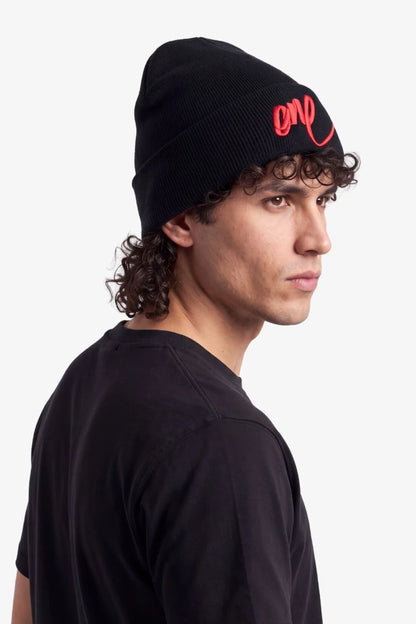 Beanie mit Stick - „one“