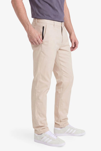 Chino-Hose in Beige für große Männer – Seitenansicht