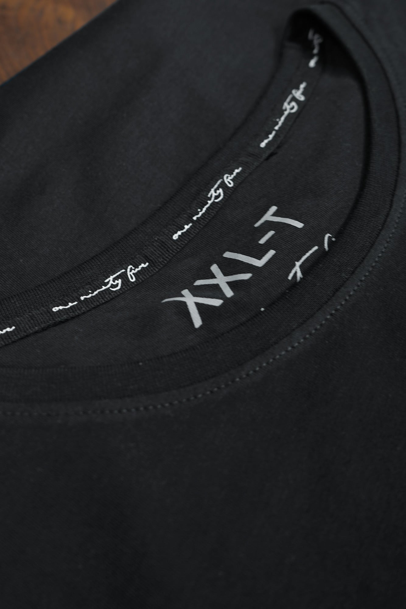 T-Shirt - "ONE MID SMALL"