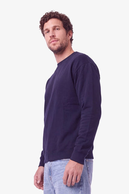 Sweatshirt BOSTON in Dunkelblau (Estate Blue) für große Männer – am Model, Seitenansicht