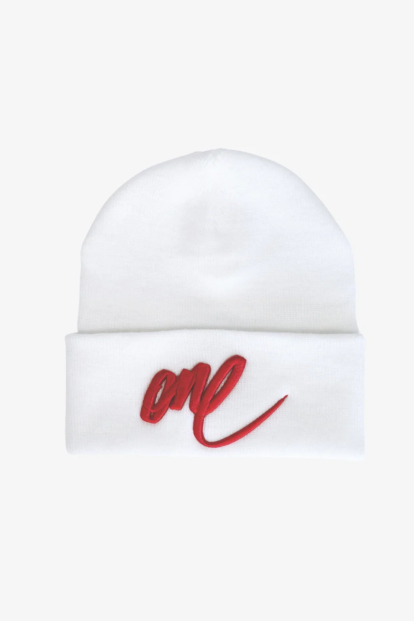 Gemütliche weiße Beanie mit roten one Stick